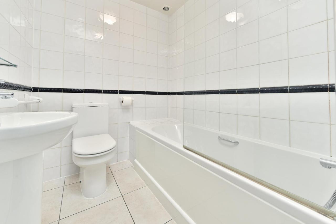Chambre Quadruple Supérieure avec Salle de Bains